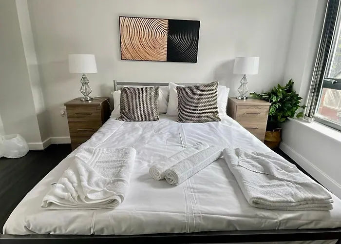 2 Bed Flat Near Deansgate